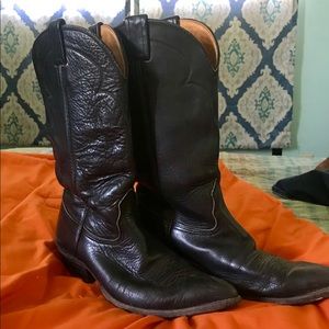 Beautiful vintage Nocona boots size 9-9.5 D